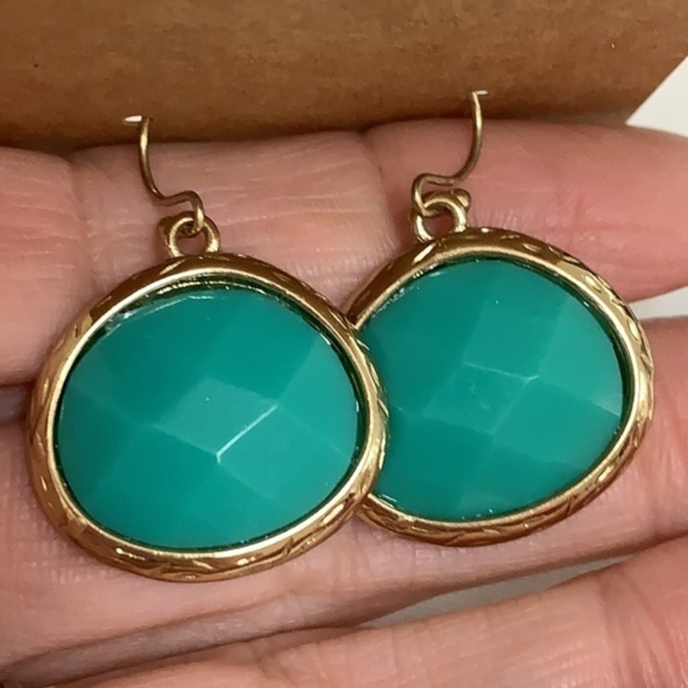 💐5/25 gold tone blue stone dangle statement - Picture 3 of 5